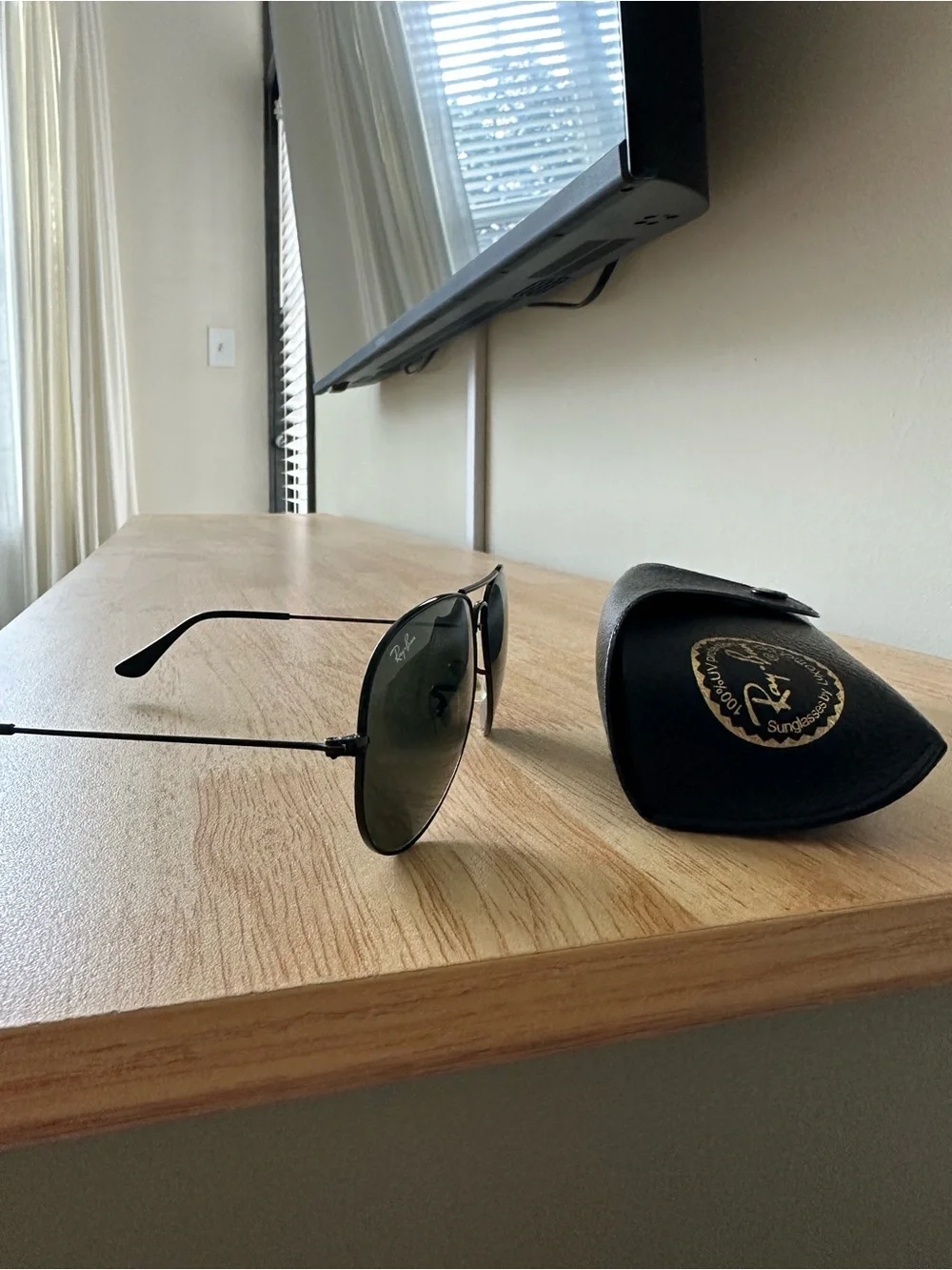 Ray-Ban Black Aviator Sunglasses